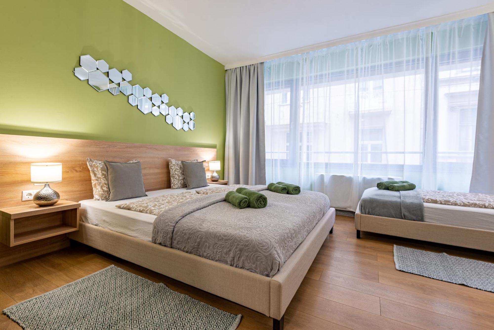 Budapest Holidays Apartments & Spa Luaran gambar