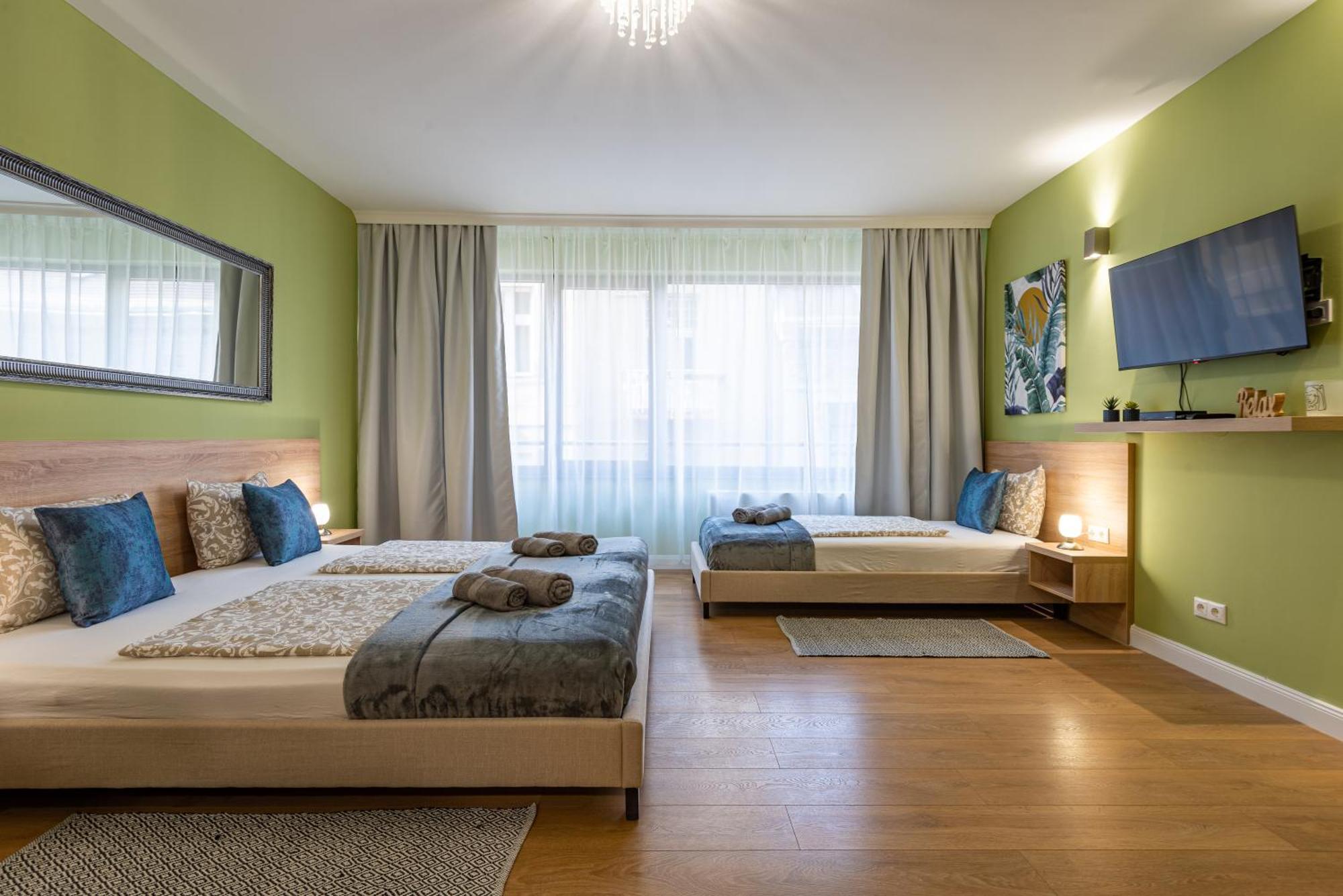 Budapest Holidays Apartments & Spa Luaran gambar