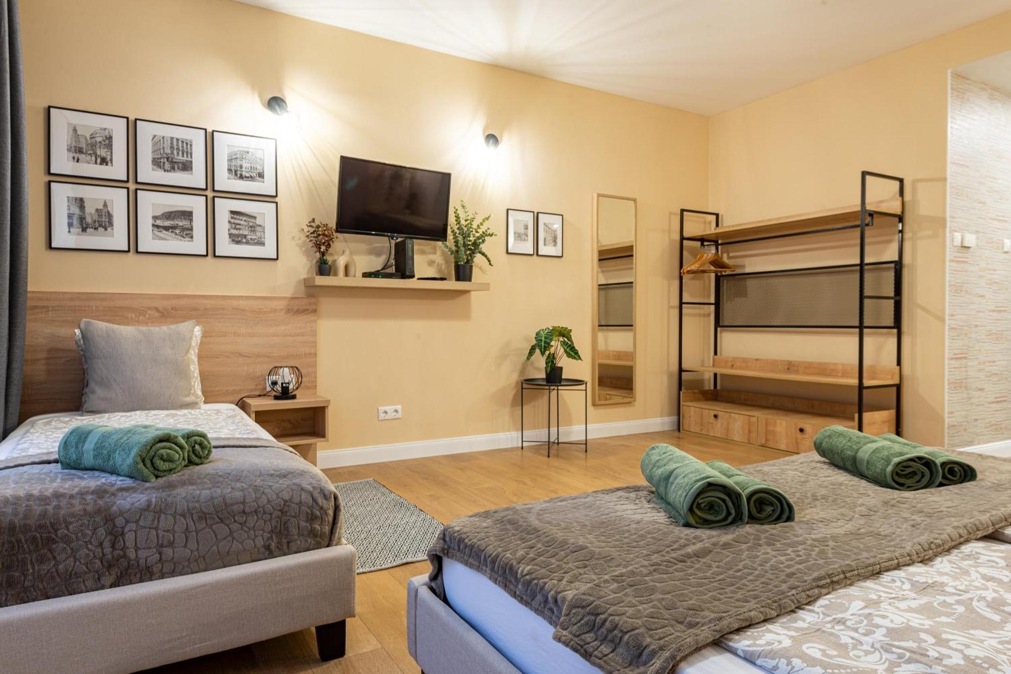 Budapest Holidays Apartments & Spa Luaran gambar